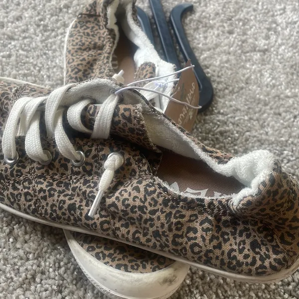 - New Mad love comfort tennis shoe in leopard print soft interior 6 - Image 4