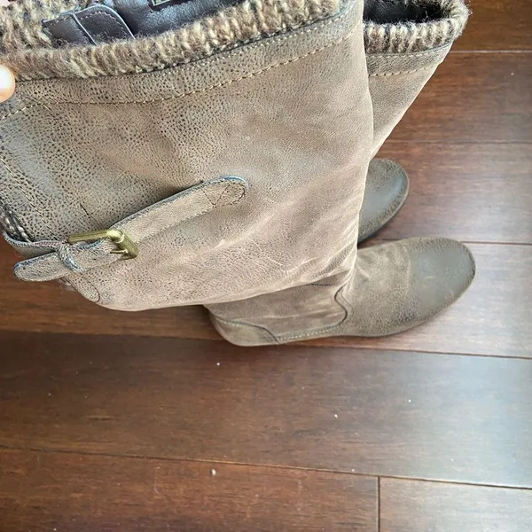 Hokus Pocus boots in excellent condition preowned size 10 - Image 10