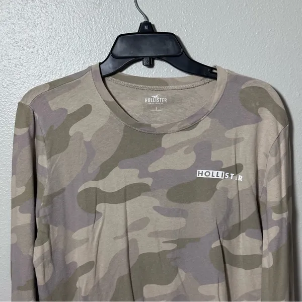 Hollister Women Beige/Green cropped Long sleeve Camo size‎ small - Image 4