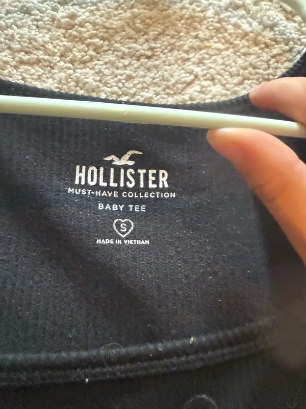 Hollister Top Must Have Collection - Image 3