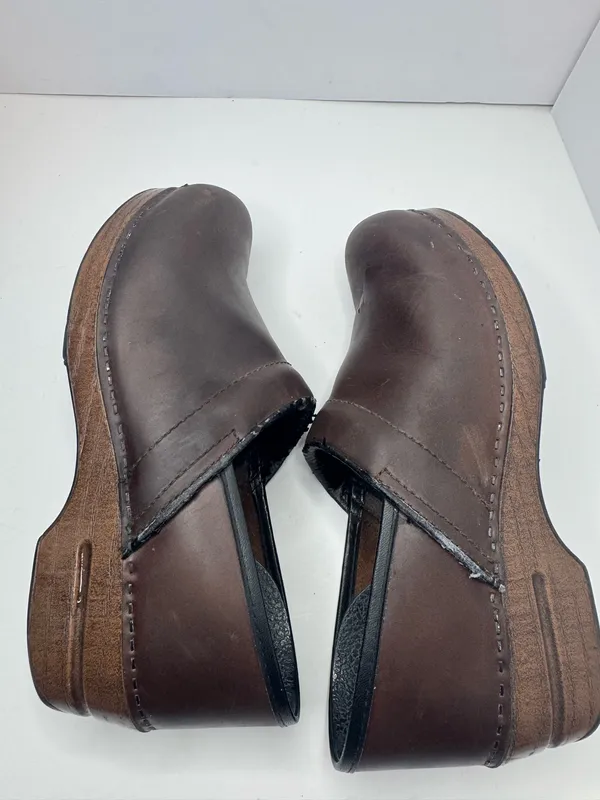 Dansko Brown Leather Professional Clogs Women's Size EU40 - Image 6