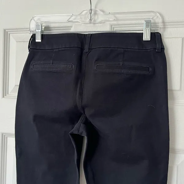 Old Navy Pixie Never-Fade Cropped Pants - Size 4 - Image 3