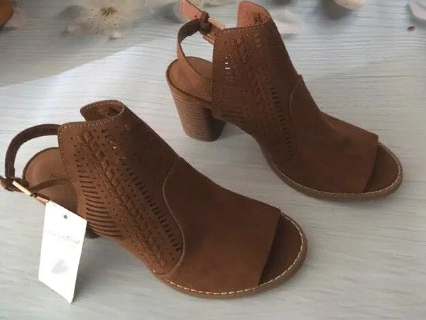 Open Toe Heels, Size 10 Brown - Image 4