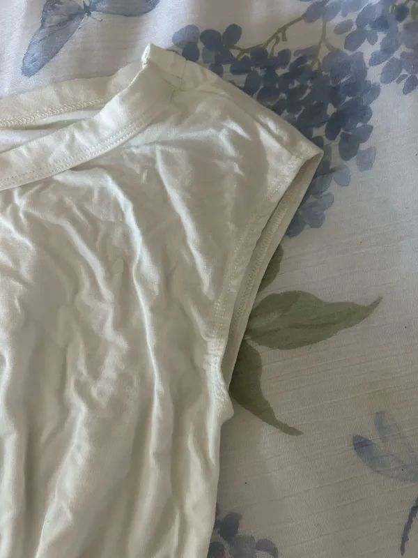 Threaded rose white wide neck cropped blouse Size XXS - Image 3