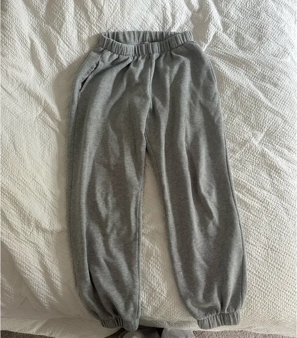 Brandy Melville Sweatpants Rosa Grey - Image 2