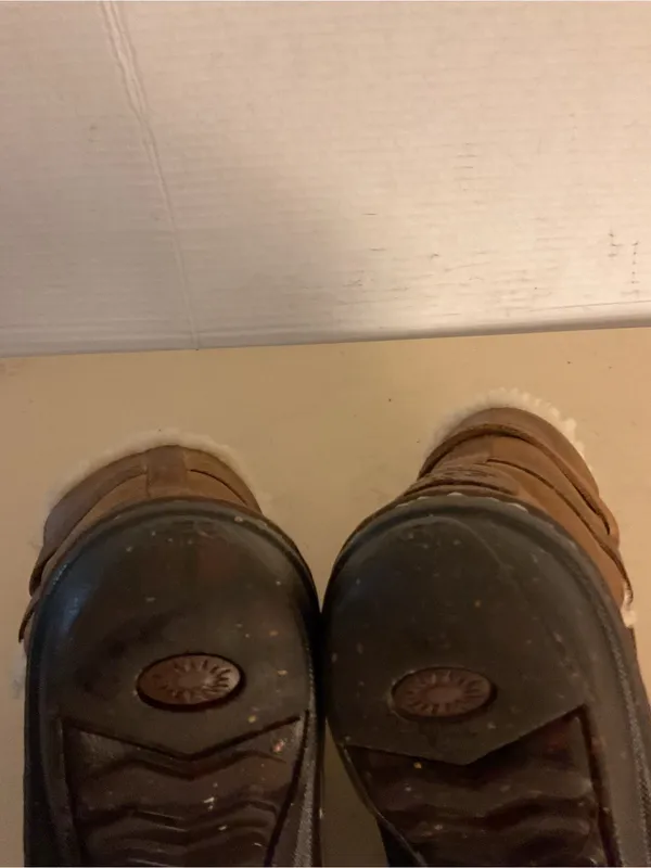 UGG Chestnut Brown leather   Shearling Caspia Boots US 7 - Image 10