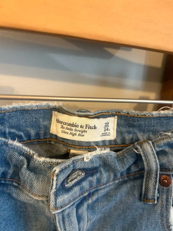 Abercrombie and Fitch Curve Love Ultra High Rise Ankle Straight Jean - Image 4