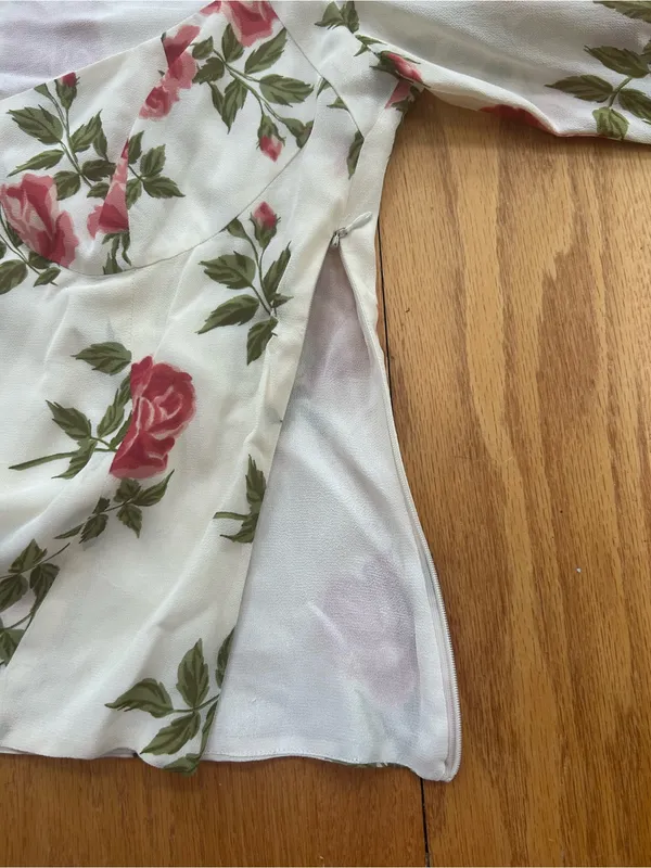 Reformation Brier Floral Top 10 Red White Rose Romantic Balloon Sleeve Cutout - Image 11