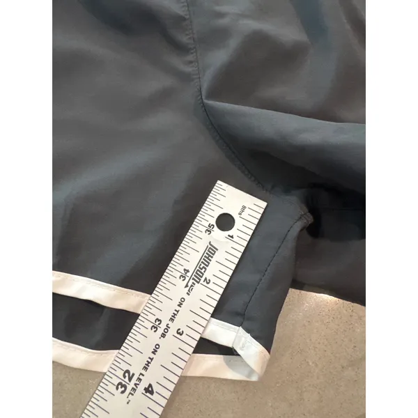 Nike‎ Women's Running Athletic Shorts Gray White Side Vents - Image 2