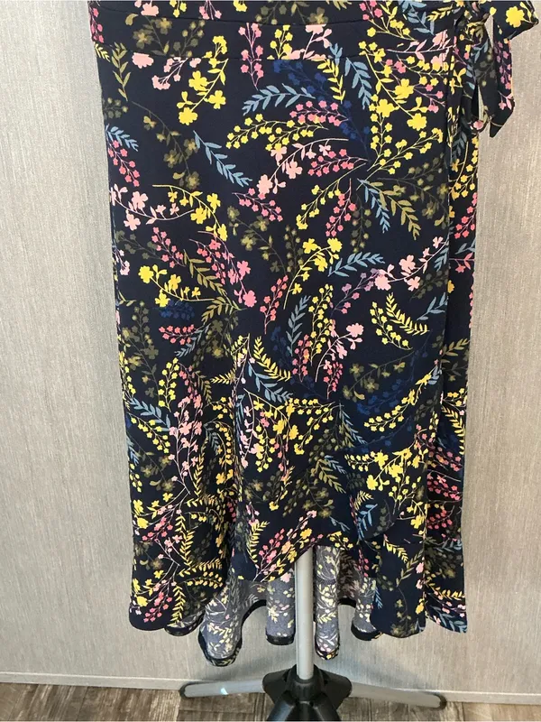 Motherhood Maternity Nursing Dress Floral Wrap Midi Dress Size Medium - Image 3