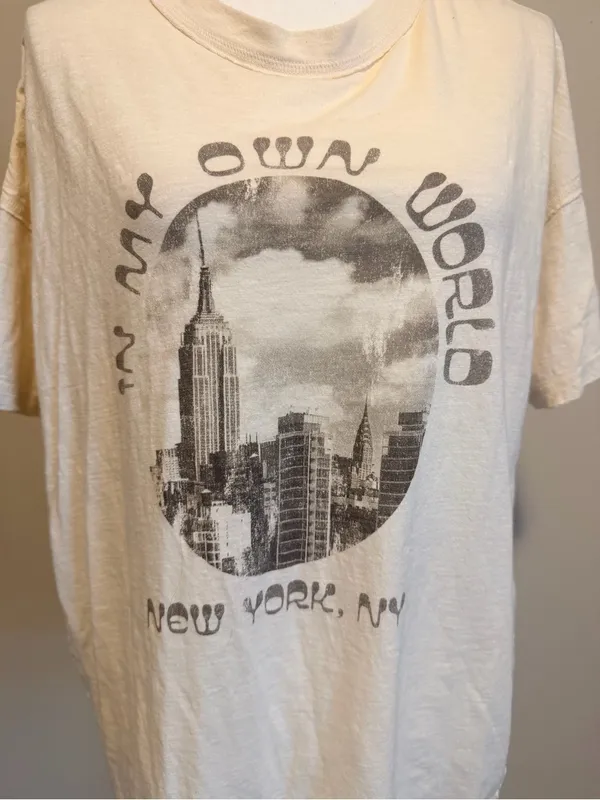 Aerie Oversized Graphic Boyfriend T-Shirt size small women's - Image 4