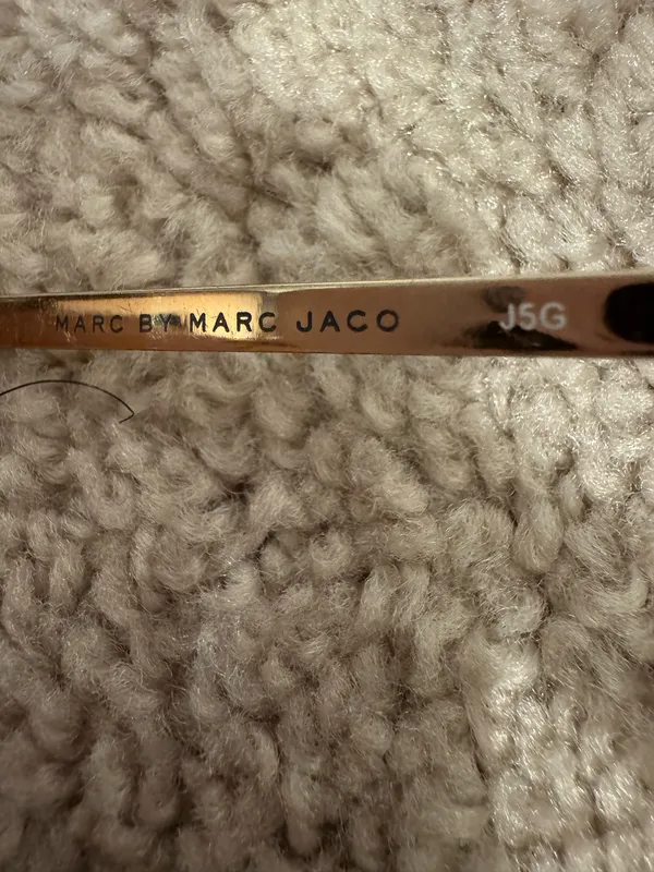Marc Jacobs Gold Aviators Sunglasses with Brown Gradient Lenses - Image 7