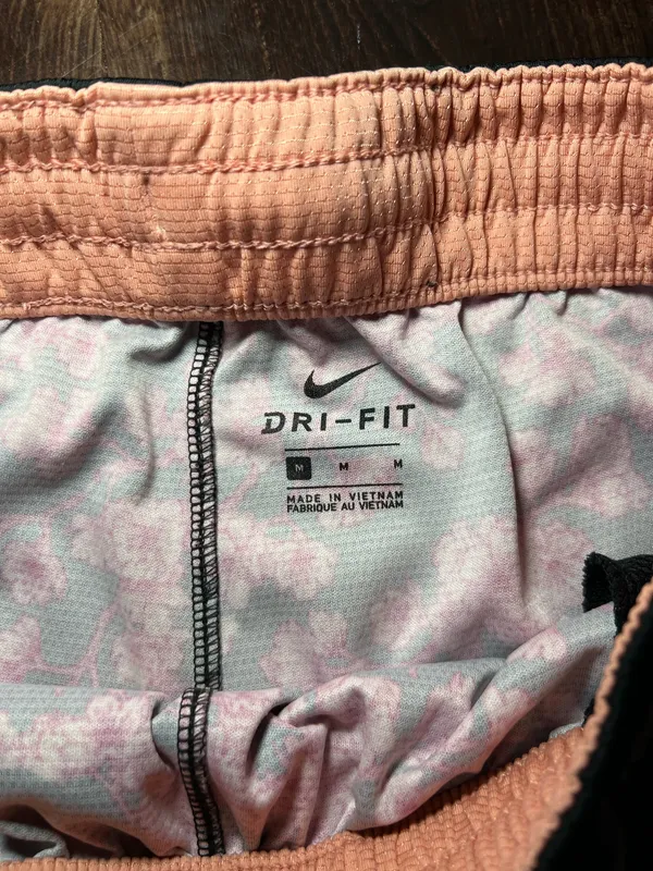 RARE Nike DNA City Exploration Dri-Fit Athletic Shorts Cherry Blossom Size Medium - Image 7