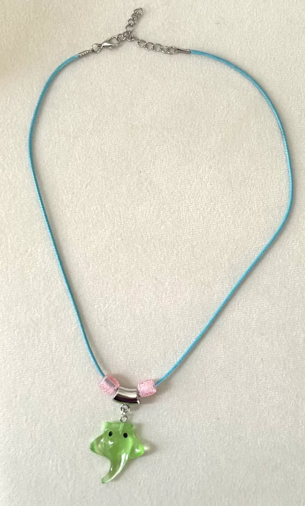 Stingray Pendant Necklace (938) Green - Image 3