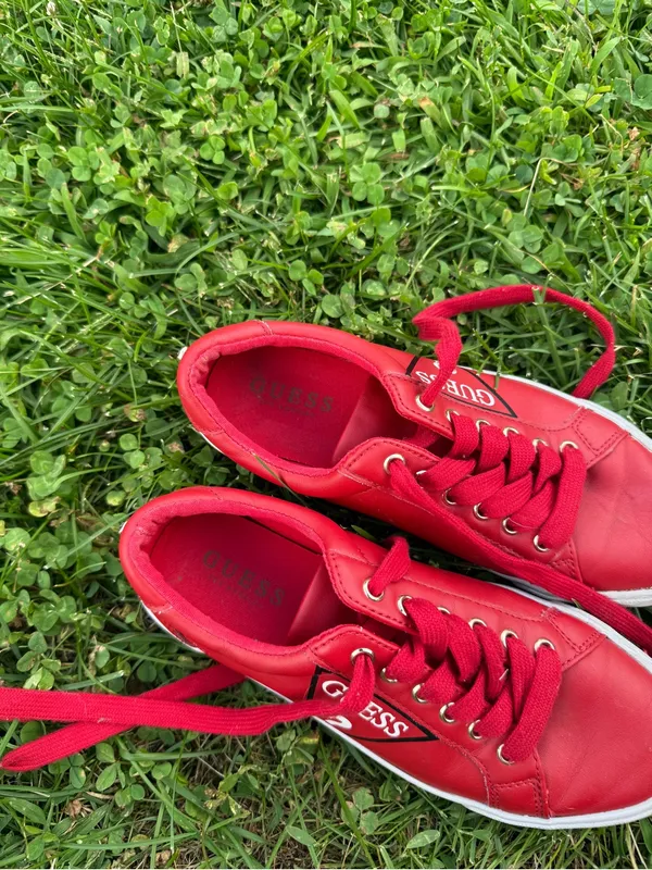 GUESS Women’s Red Logo Low Top Sneakers Size 6.5M - Image 4