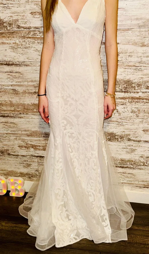 Boutique White Satin And Lace Prom Dress - Image 4
