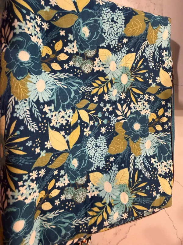 Floral Over-the-Shoulder Handbag - Like New Description Beautiful woman's shoulder bag in perfect, like-new condition! It features a vibrant blue, green, and yellow floral pattern on the exterior (as shown in image This elegant handbag is designed strictly for over-the-shoulder wear. It offers exceptional organization with an easy-access exterior zippered pocket and a spacious, spotless interior lined with a classic geometric grid pattern With absolutely zero signs of wear, this gorgeous bag looks completely brand new and is ready for its next home. Ships quickly from a smoke-free home - Image 4