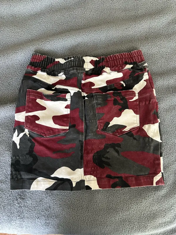 Red Camo Mini Skirt - Image 2