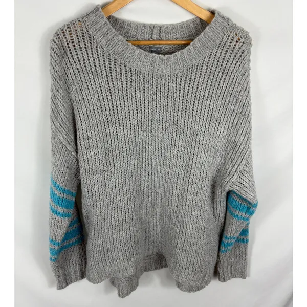 Aerie Oversized Grey Cable Knit Wool Blend sweater Size Medium - Image 2