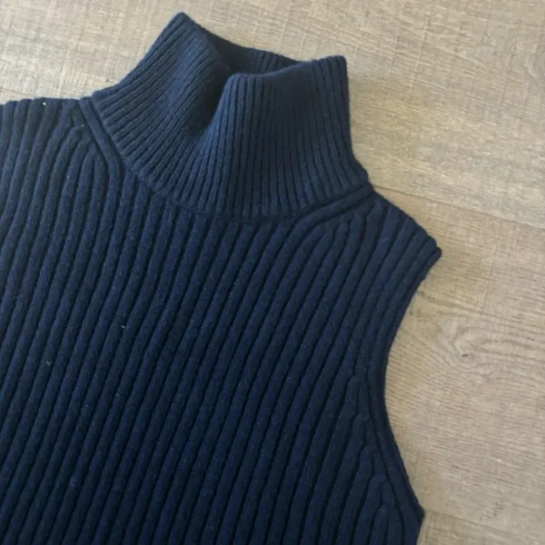 everlane navy blue sleeveless ribbed turtleneck sleeveless sweater - Image 4
