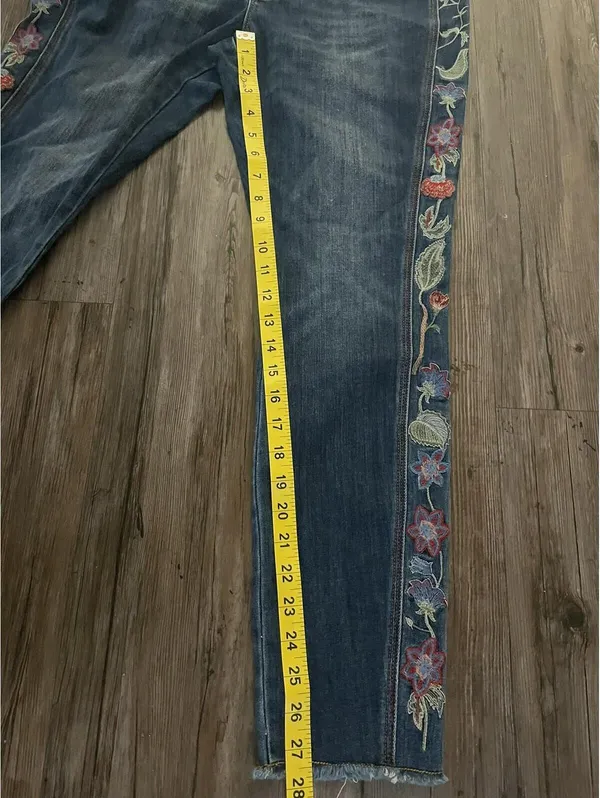 Sundance Women 31 Primrose Jeans Embroidered Floral Skinny - Image 4