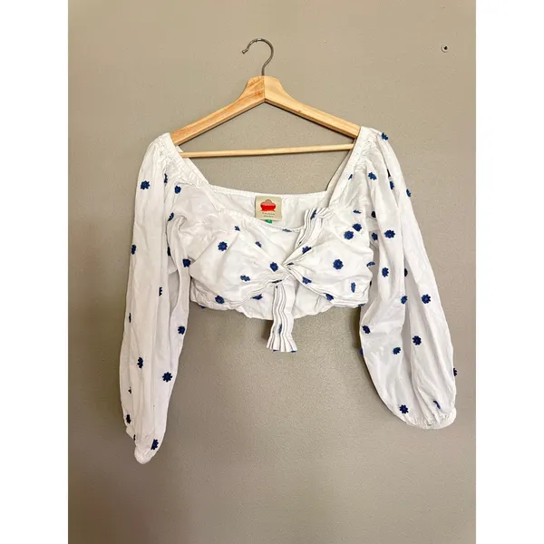 FARM RIO Blue Flower Embroidered White Long Bell Sleeve Crop Top Size Small - Image 4