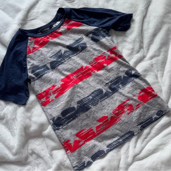 Deerose USA Raglan Tee M Red Blue Stars Stripes Patriotic Shirt - Image 2