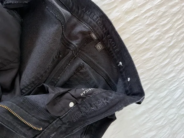 American Eagle High Rise Straight Jeans - Image 5