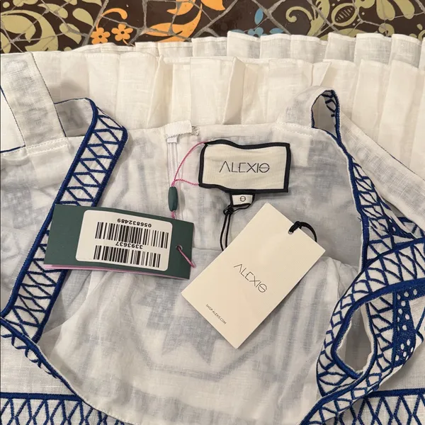 ALEXIS “ASTERIA” WHITE LINEN EMBROIDERED DRESS. Sz: S - Image 11