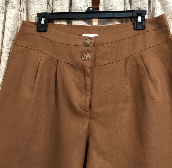 June & Hudson High Waisted Linen Blend Shorts - Image 2