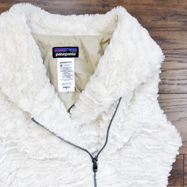 Patagonia • Pelage Fleece Vest cream faux fur zip front asymmetrical shawl - Image 4