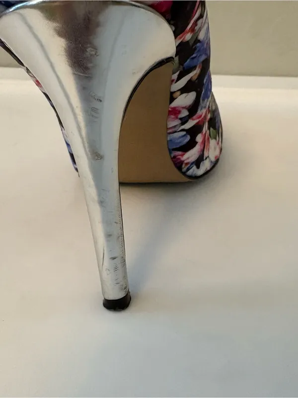 Apt. 9 multicolored floral pumps with silver heels size 6.5 - Image 15