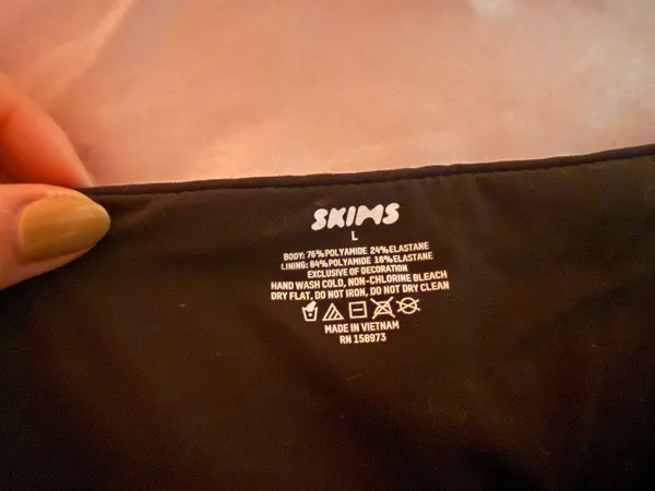 SKIMS Bandeau Fits Everybody - Image 4