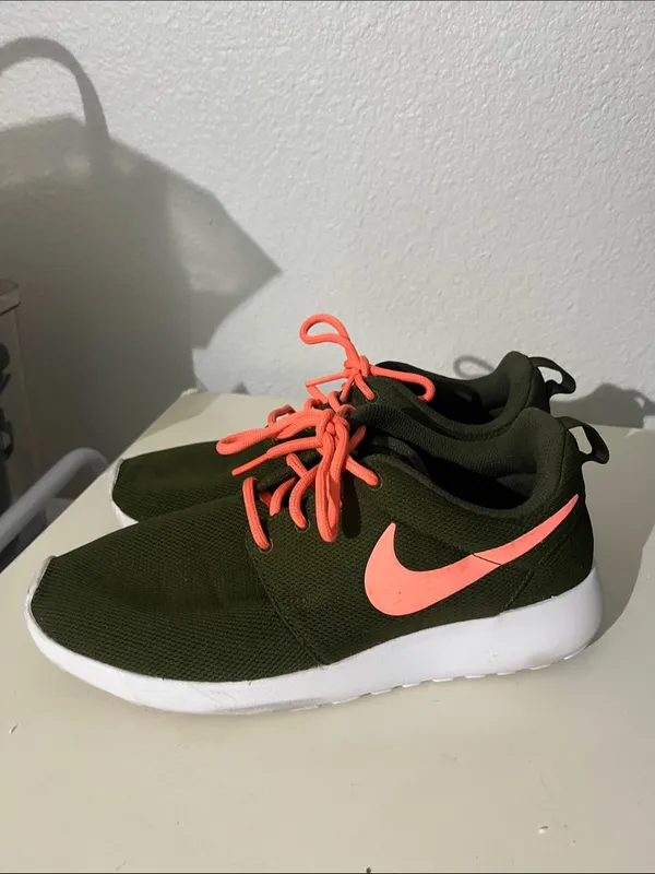 Nike Women’s Roshe Running Shoes Sneakers 6.5 Legion Green Lava Glow - Image 4