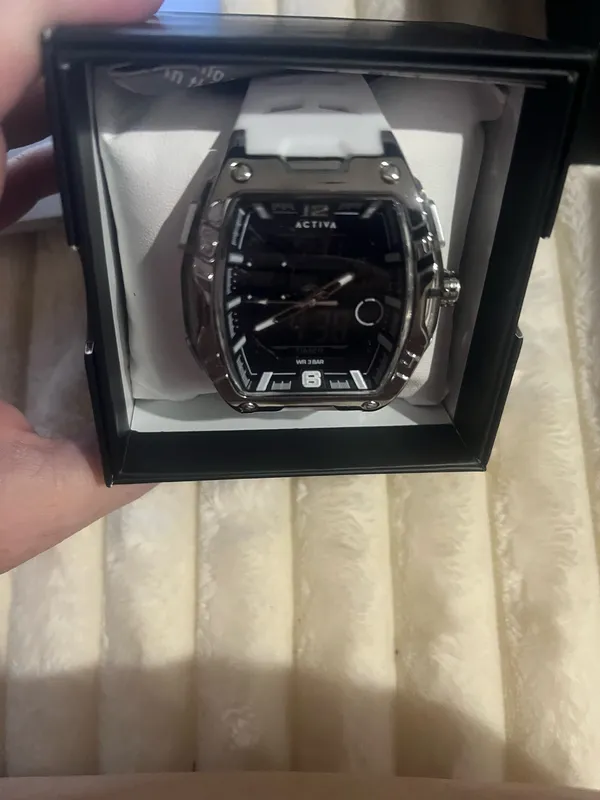 Activa Venzis X Invicta Men’s Digital Watch 50 mm White Band - Image 3