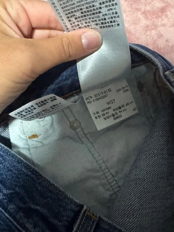Levi’s 501 Shorts - Image 6