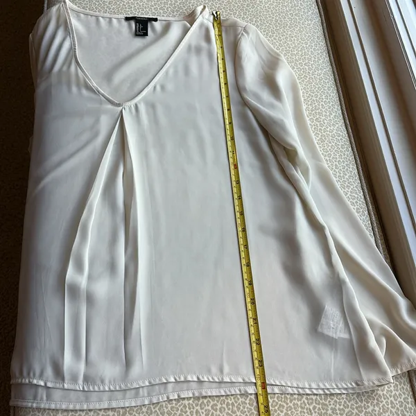 Forever 21 Cream Color Long Sleeve V Neck Blouse with pleated front size L - Image 9
