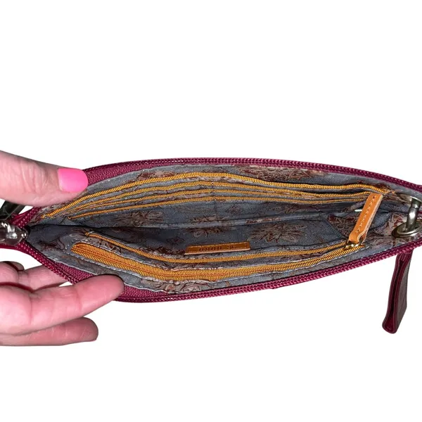HOBO Dark Red Leather Wristlet Clutch – Small | Zipper Closure | EUC - Image 9