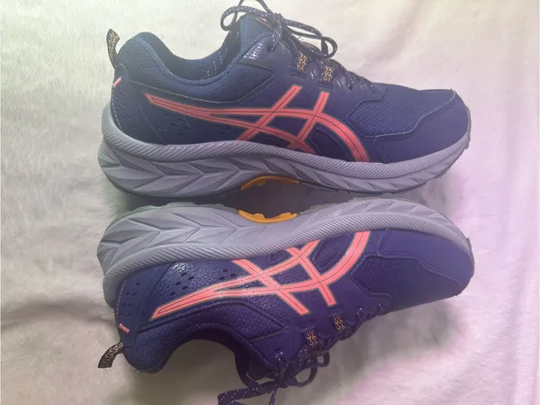 Asics Navy Running Shoe with Coral Stripes and Yellow-Green Outsole - Image 8
