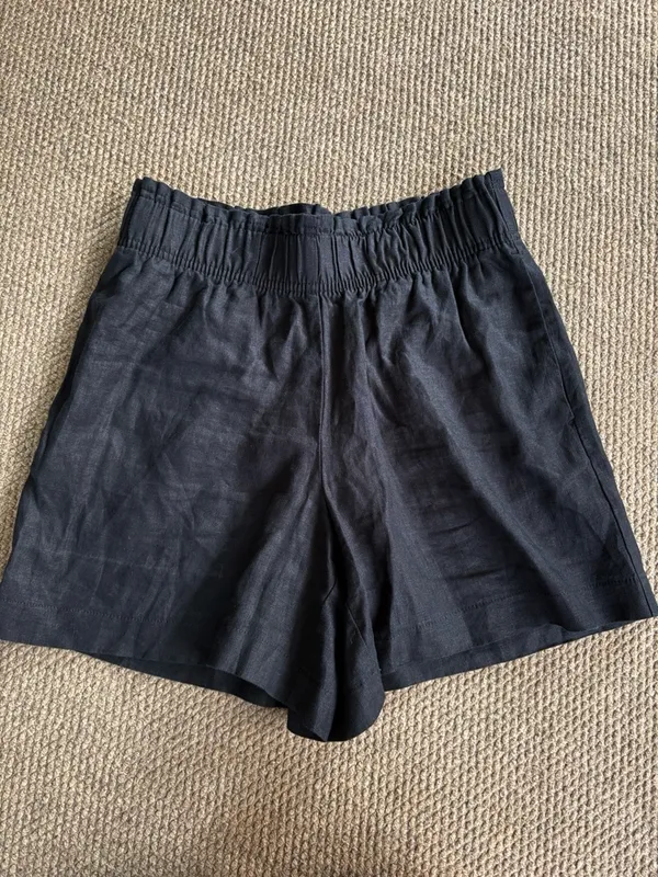 Like New QUINCE European Linen High Waisted Shorts Black Size XS - Image 4