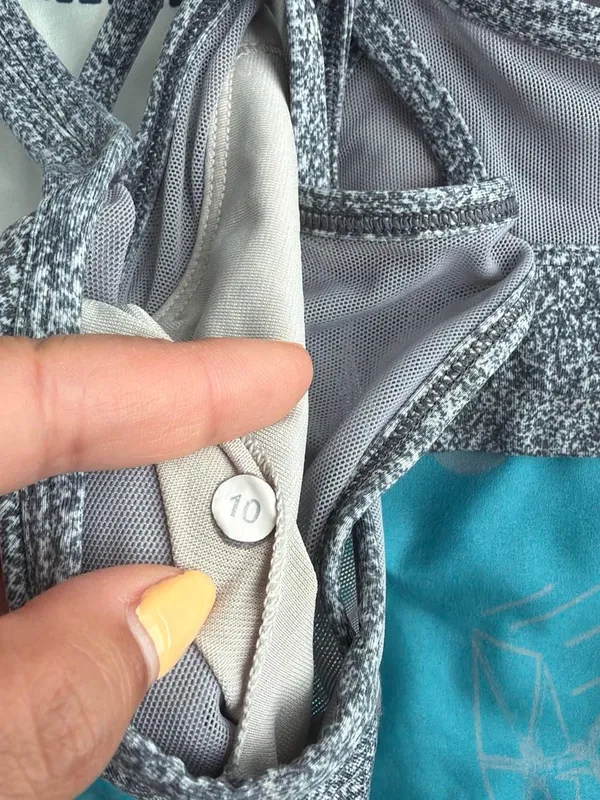 Lululemon Gray Heather Cross-Back Sports Bralette size 10 - Image 4