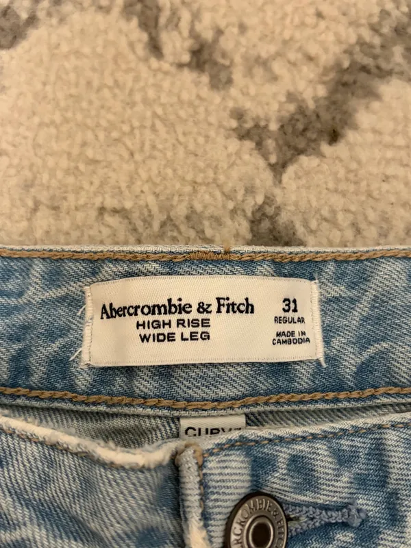 High-Rise Abercrombie Jeans - Image 5