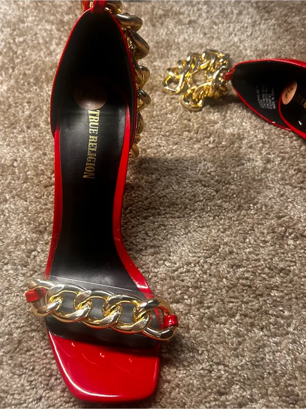 True Religion Elegant RedPatent High Heel Sandals w/Gold Chain Accents free gift - Image 2