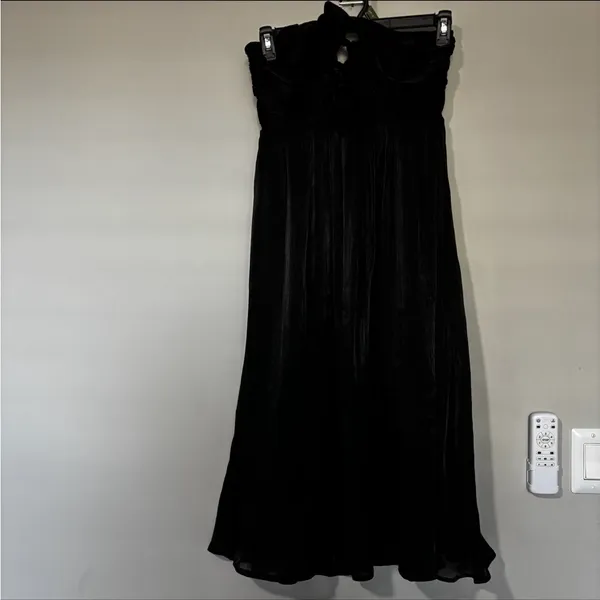 Petal & Pup Mila Black Strapless Dress with Bow & Cutout Detail - Image 2