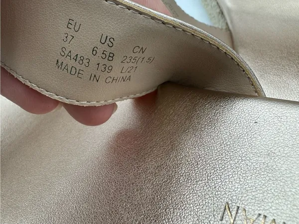 Stuart Weitzman Mykonos Two Strap Rose Gold Leather Sandals Size 6.5 - Image 4