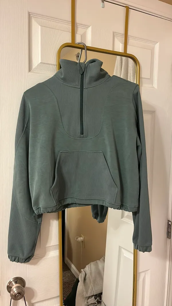 Green Pullover Size 4 - Image 2