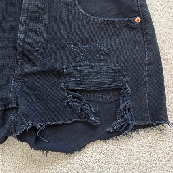 LEVI’S 501 Black Distressed Rip Raw Hem Denim Shorts Size 25 - Image 5