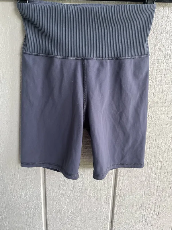 Vuori Ribbed Studio Bike Shorts in Blue Gray Size XS - Image 3