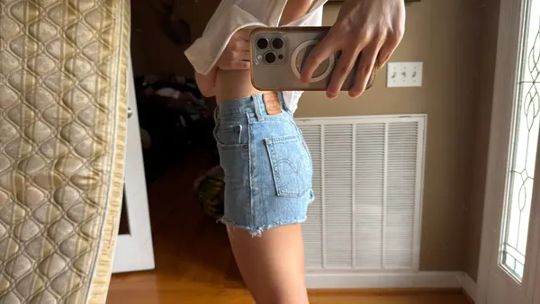 Levi Strauss Ribcage Bluejean Shorts - Image 4