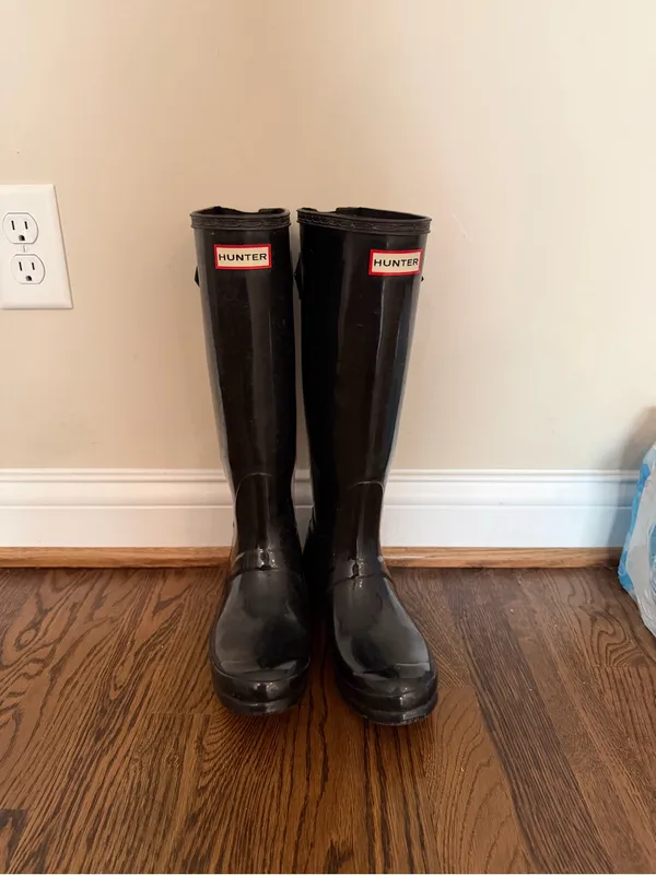 Hunter Black Original Adjustable Gloss Talk Rain Boots - Image 6